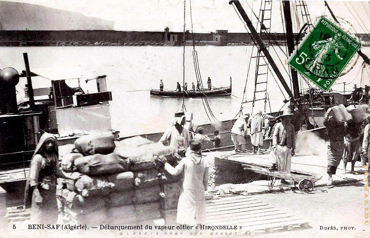 Beni-Saf - Debarquement du Vapeur Cotier Hirondelle - 1913.jpg